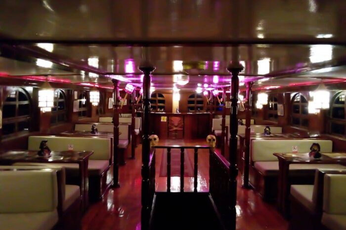 Night Dinner On Yacht With Belly Dancer show
